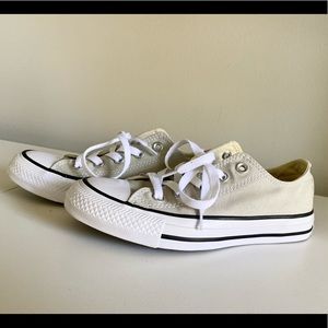 Converse Green Low Top Chuck Taylors Size 5.5